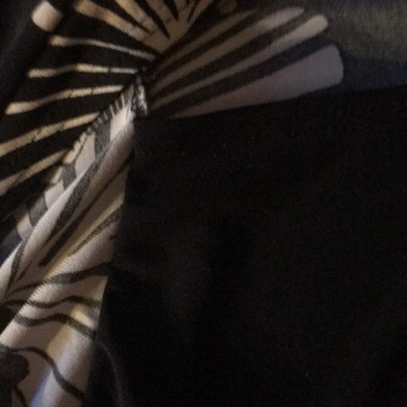 Creative Design Works Top with Necklace attached - Picture 6 of 7